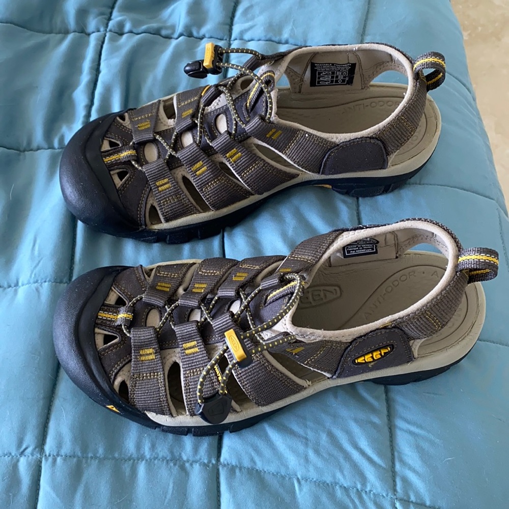 Hardly worn Keen water shoes